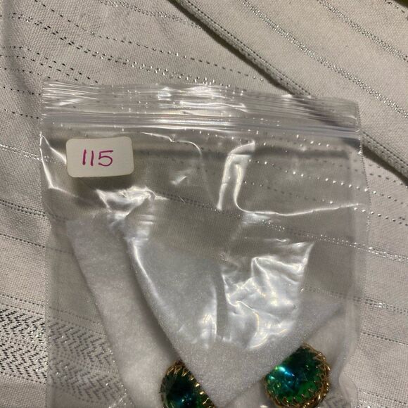 Earrings vintage emerald green glass stone gold toned